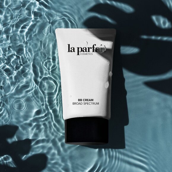 BB Cream Broad Spectrum - Medium - Picture 4 of 4